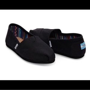 Brand new TOMS